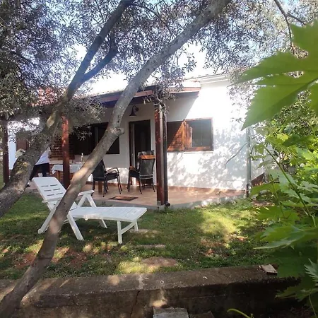 Apartment Little House Fazana