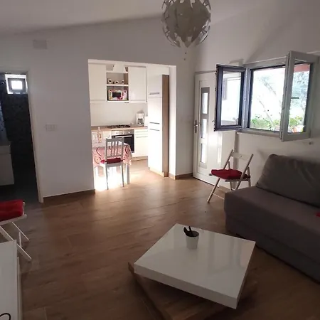 Little House Apartment