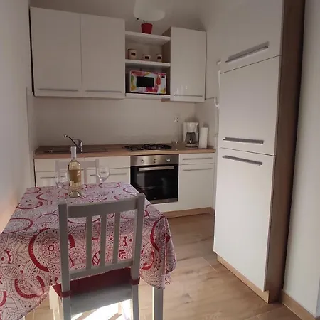 Little House Apartment